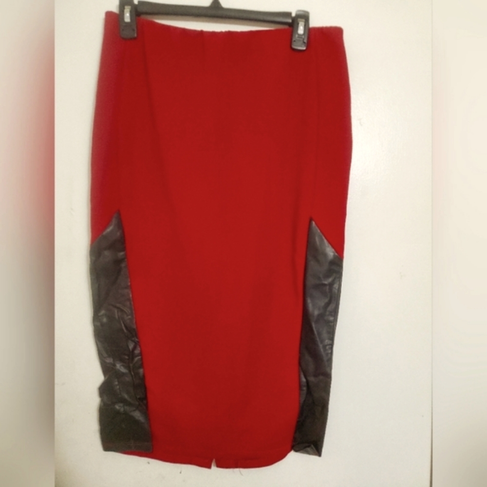 Red ribbed pencil skirt - Picture 1 of 3